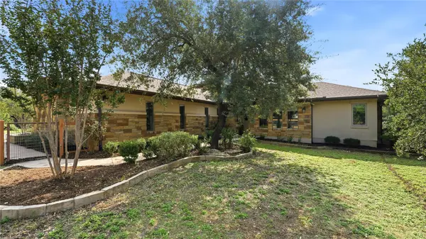 755 Ranchers Club LN, Driftwood, TX 78619