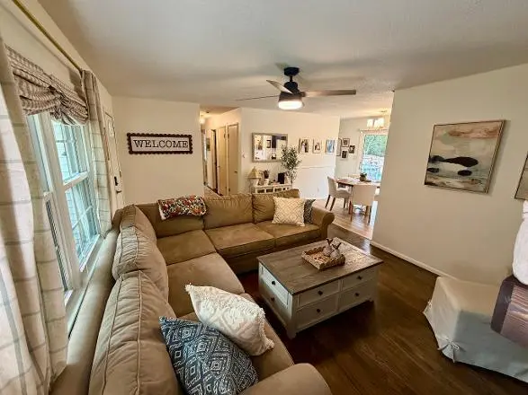 9410 Palmer AVE, Kansas City, MO 64138