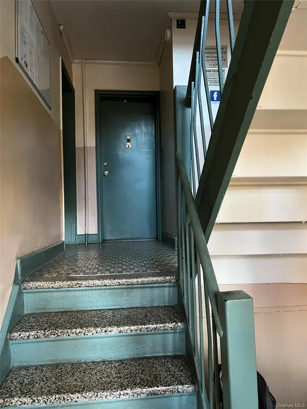 216-05 48th AVE #2C, Bayside, NY 11364
