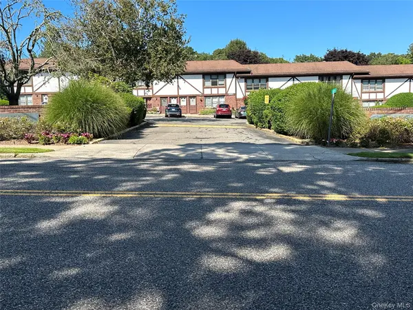 106 Bailey #106, Middle Island, NY 11953