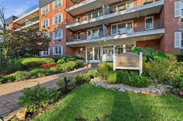 70 N Grove ST #3K, Freeport, NY 11520
