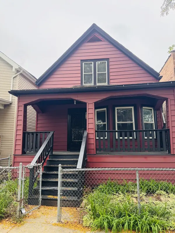 4934 W Iowa ST, Chicago, IL 60651