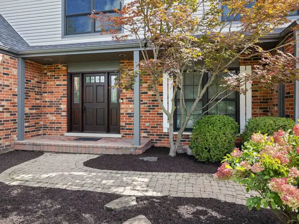 1029 N Carlyle LN, Arlington Heights, IL 60004