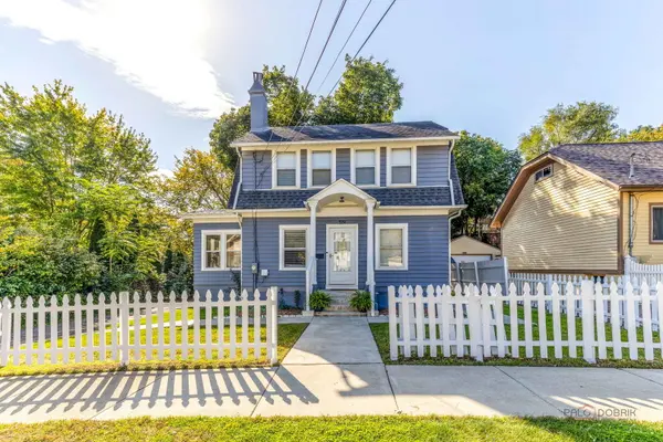 519 Laurel ST, Elgin, IL 60120