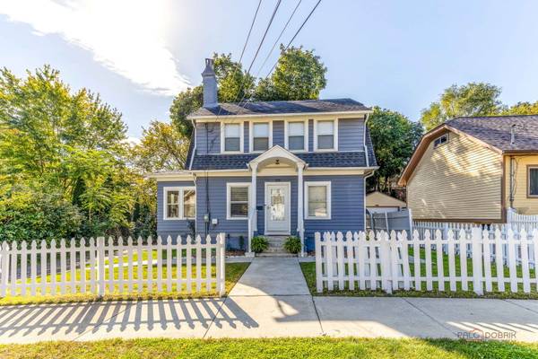 519 Laurel ST, Elgin, IL 60120