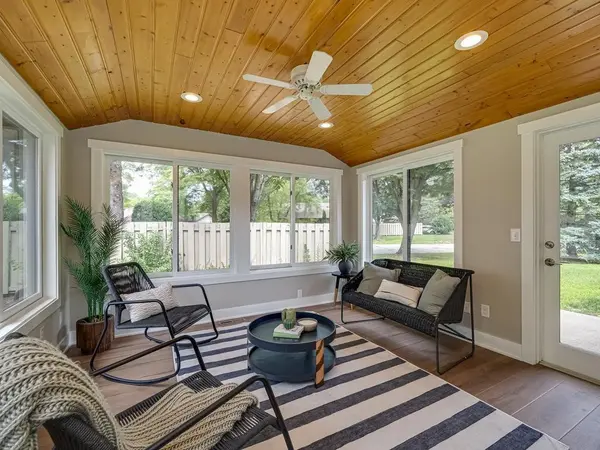 984 Yuma LN N, Plymouth, MN 55447