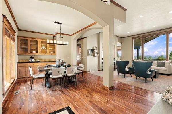 1814 W Pepper Ln, Spokane, WA 99208