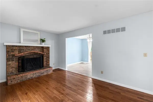 10517 N McGee ST, Kansas City, MO 64155