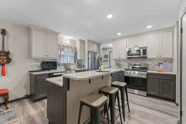 641 Clearmont DR, Elk Grove Village, IL 60007