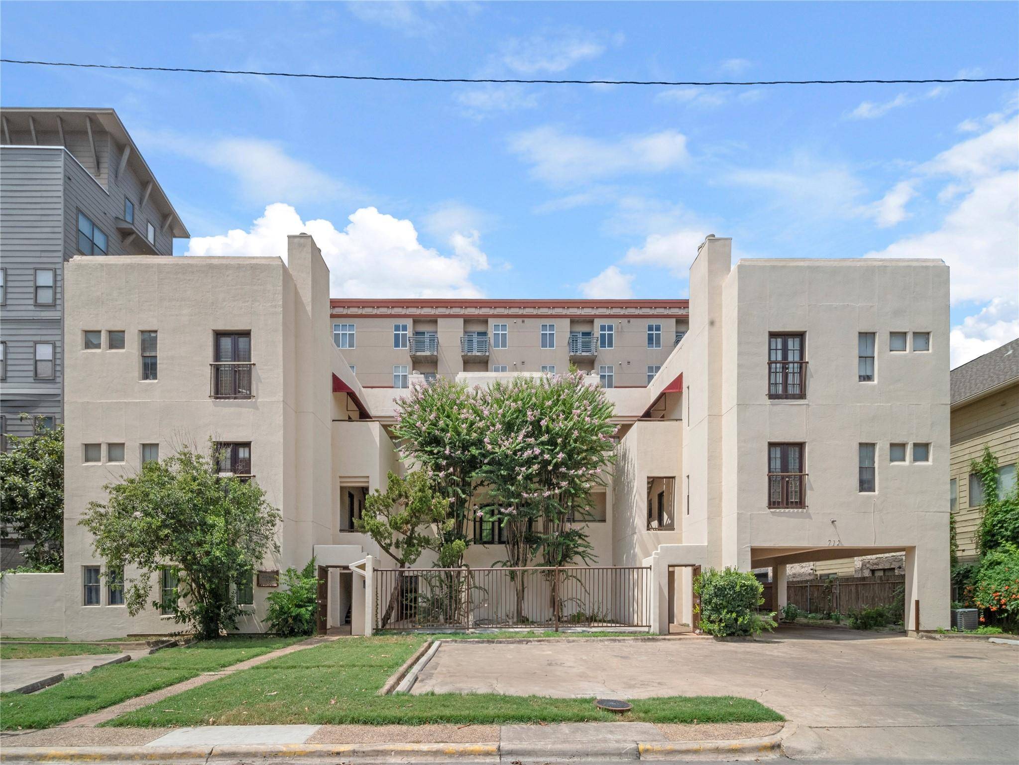 712 Graham PL #304, Austin, TX 78705