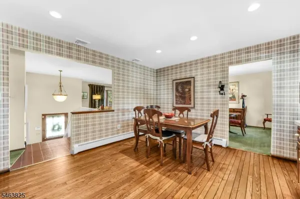 11 Oakland Ter, Fairfield Twp., NJ 07004