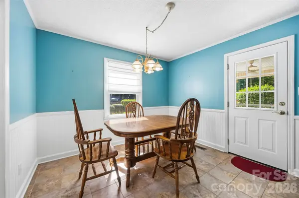 2130 Greenleaf DR, Gastonia, NC 28054