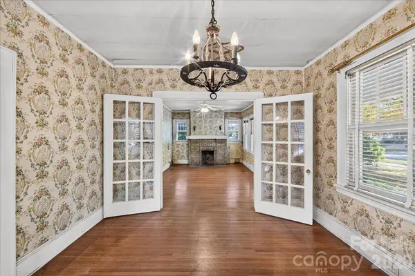 1709 The Plaza None, Charlotte, NC 28205