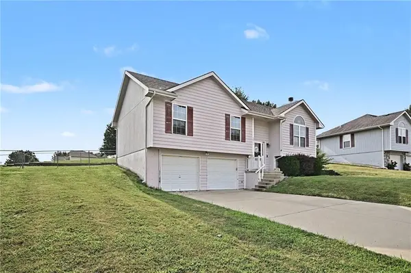 18713 Primrose ST, Smithville, MO 64089