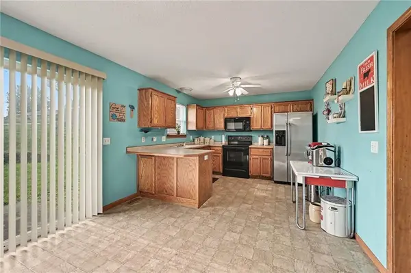 18713 Primrose ST, Smithville, MO 64089