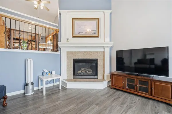 2252 SW Morris DR, Lee's Summit, MO 64082