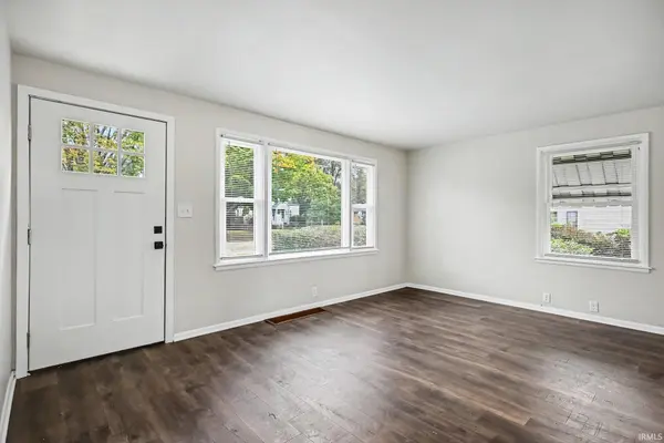 1609 E Donald ST, South Bend, IN 46613-3525