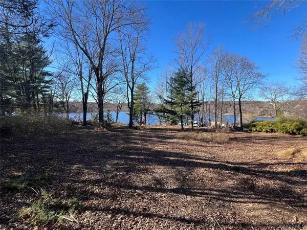 304 Round Lake TER, Monroe, NY 10950
