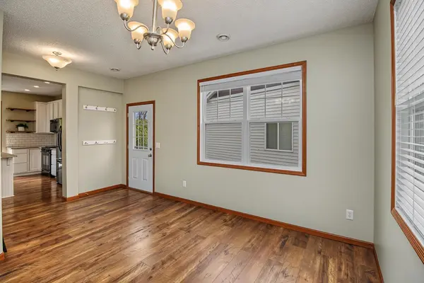 560 Ravencroft RD, Waconia, MN 55387