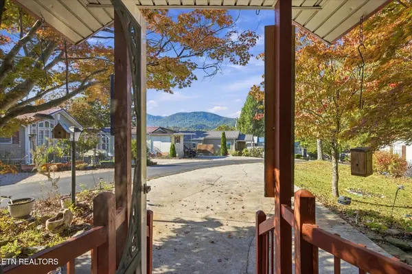 829 Peacock Ridge Drive, Townsend, TN 37882