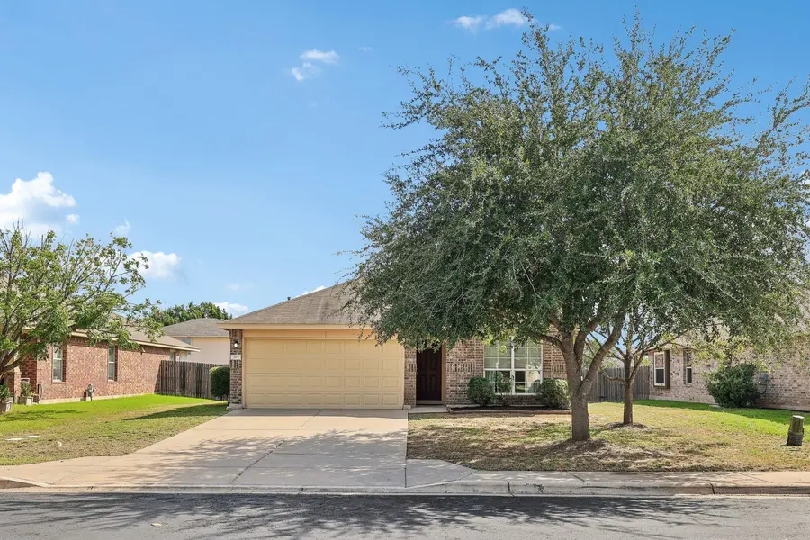 304 Grutsch DR, Bastrop, TX 78602