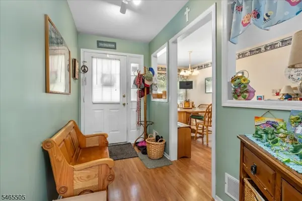 37 Flemming Dr, Hillsborough Twp., NJ 08844