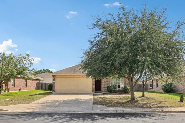 304 Grutsch DR, Bastrop, TX 78602
