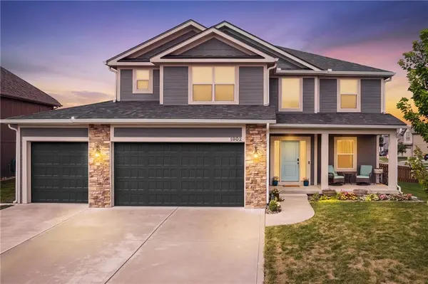 1802 VERBENA AVE, Greenwood, MO 64034