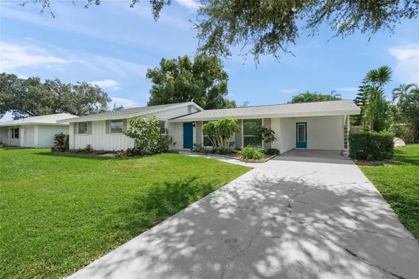 3185 REGATTA CIR, Sarasota, FL 34231