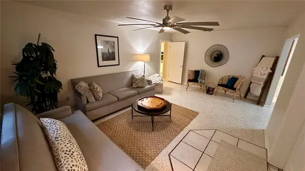 3735 SW 2ND PL, Gainesville, FL 32607