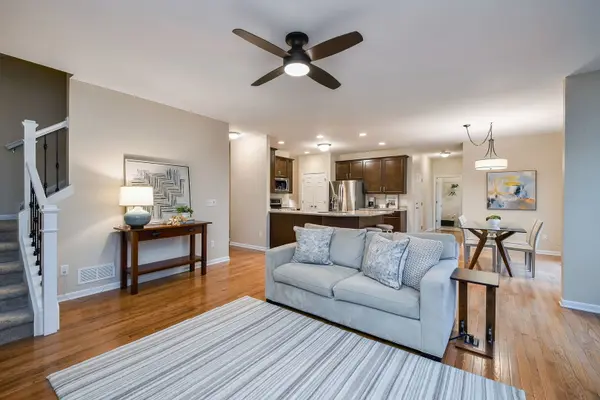 39W983 Wellington WAY, Geneva, IL 60134