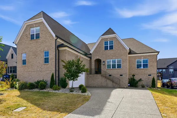 2037 Bocage CIR, Nolensville, TN 37135