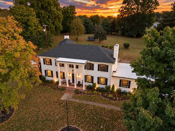 400 Louviers Ln, Old Hickory, TN 37138