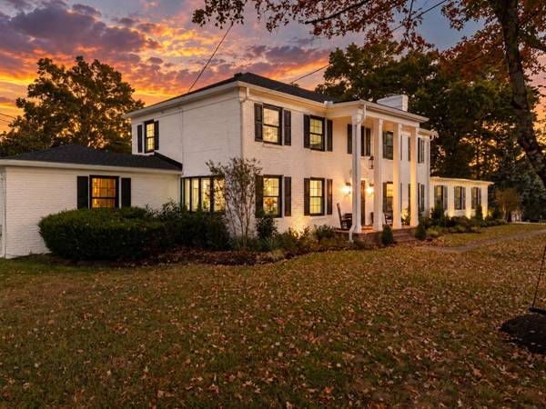 400 Louviers Ln, Old Hickory, TN 37138