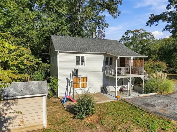 1676 Old Charlotte RD, Spartanburg, SC 29307
