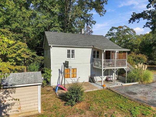 1676 Old Charlotte RD, Spartanburg, SC 29307