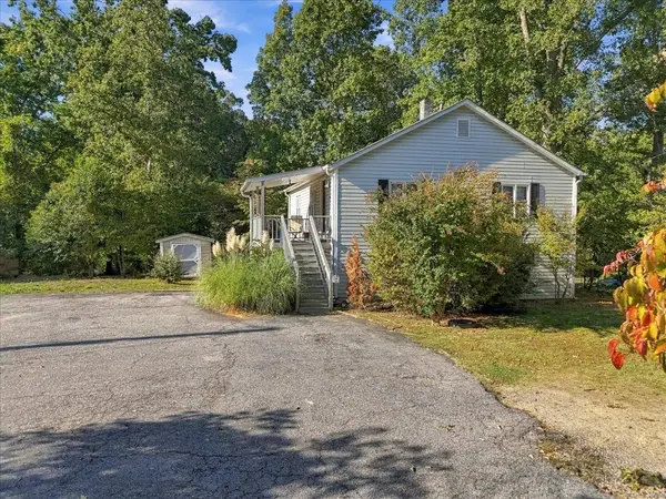 1676 Old Charlotte RD, Spartanburg, SC 29307
