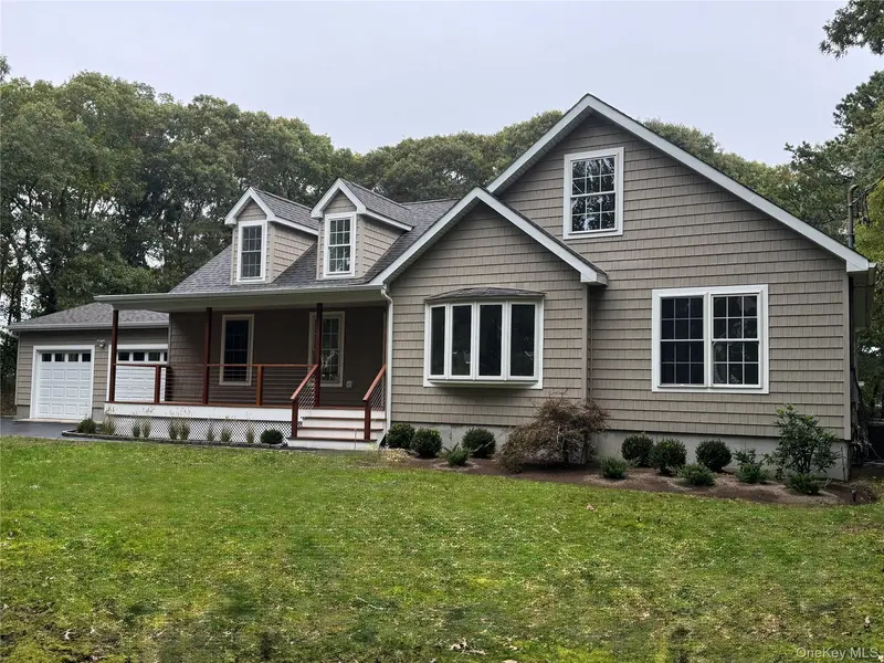 42 Homestead AVE, Westhampton Beach, NY 11978