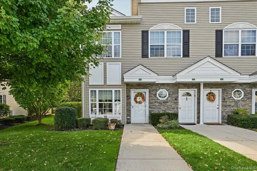 156 Spring DR, East Meadow, NY 11554