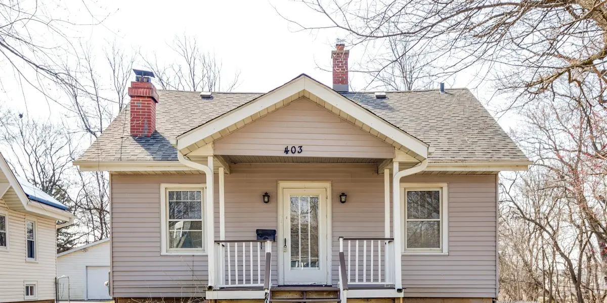 403 E Park ST, Mundelein, IL 60060