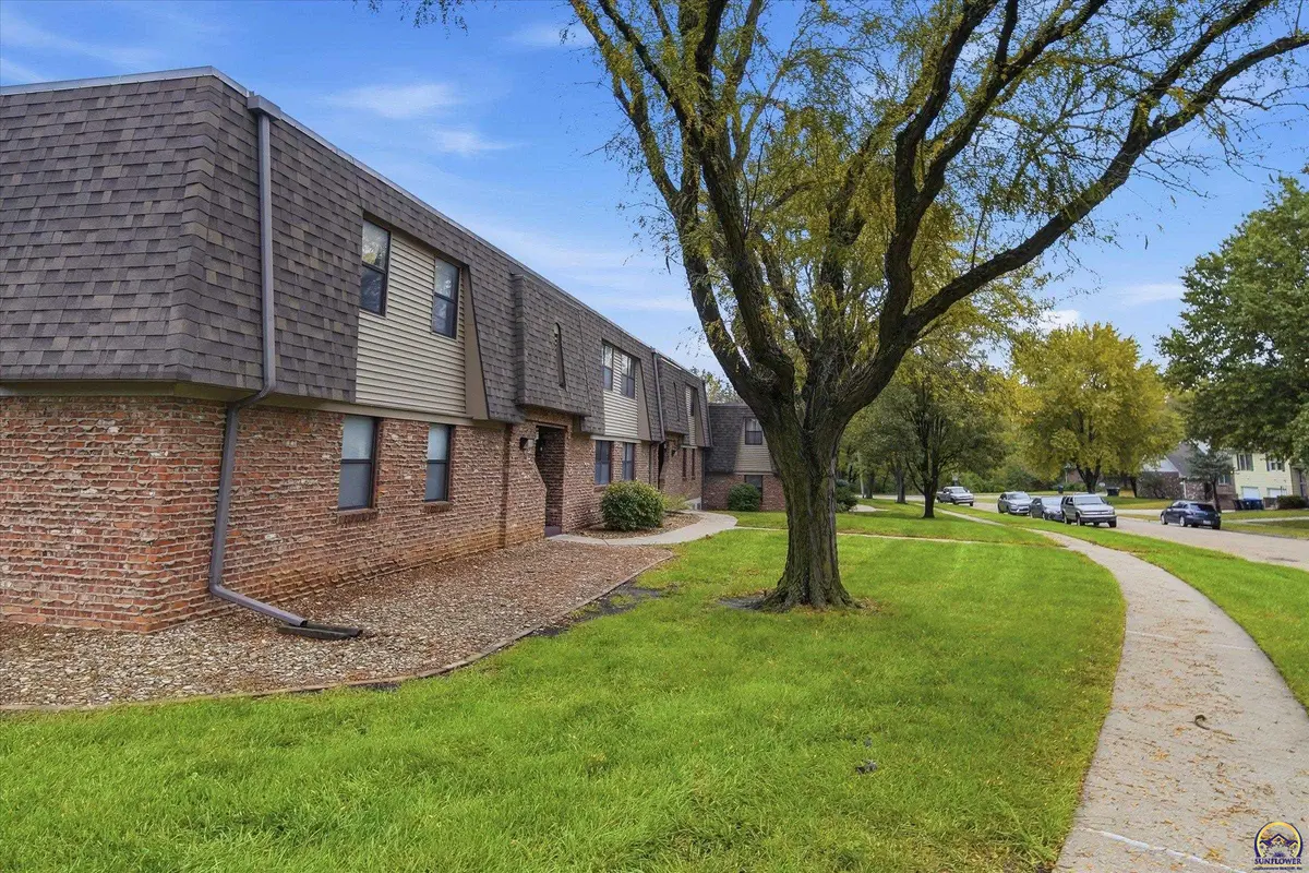 2807 SW Prairie RD ##16, Topeka, KS 66614
