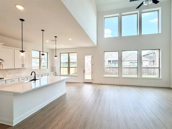 908 SUNNY RIDGE DR, Leander, TX 78641