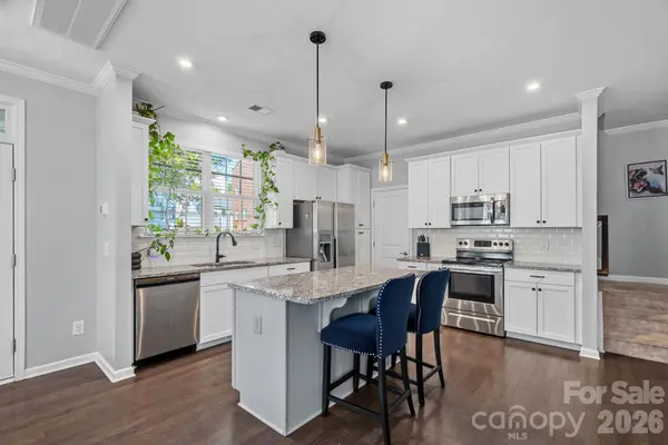 12116 Memory LN, Huntersville, NC 28078