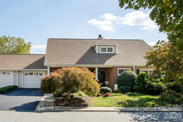 1111 Citation CIR, Hendersonville, NC 28739