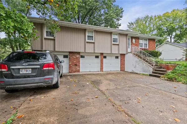 812 NE 113th ST, Kansas City, MO 64155