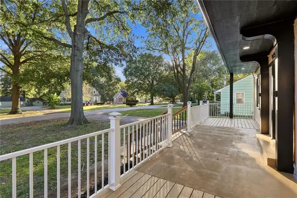 9358 E 64th TER, Raytown, MO 64133