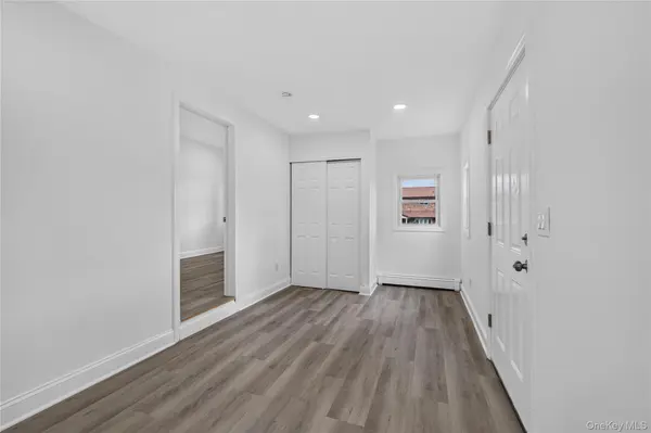 75 Apricot ST, Central Islip, NY 11722