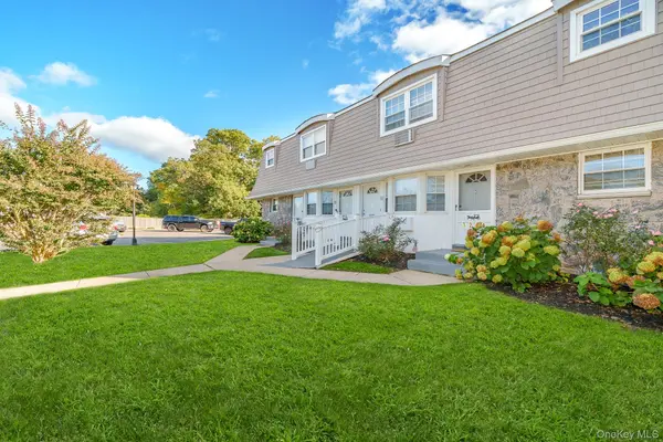 5215 Wilshire LN #5215, Oakdale, NY 11769