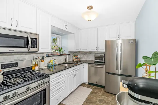 5215 Wilshire LN #5215, Oakdale, NY 11769
