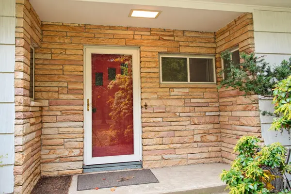 11 Mayer DR, Suffern, NY 10901
